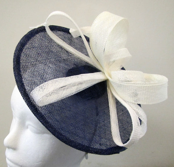 Disc with ribbons and swirl fascinator